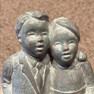2010 Isabel Bloom Bride & Groom Sculpture signed by artist
